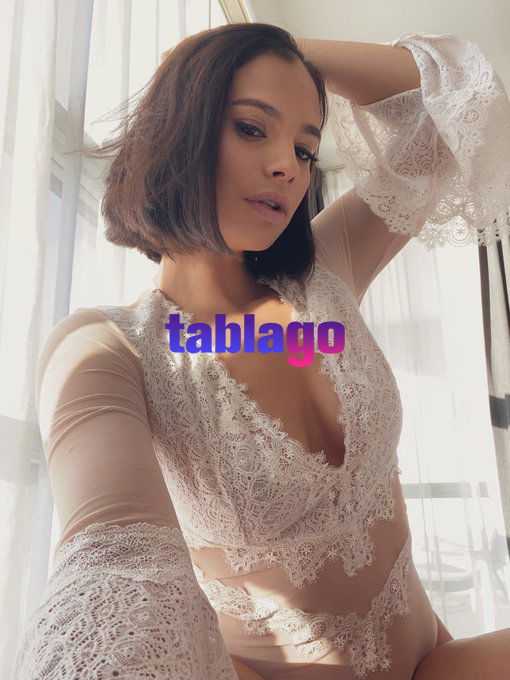 Linda mulher disponível para realizar suas fantasias. o mais louco