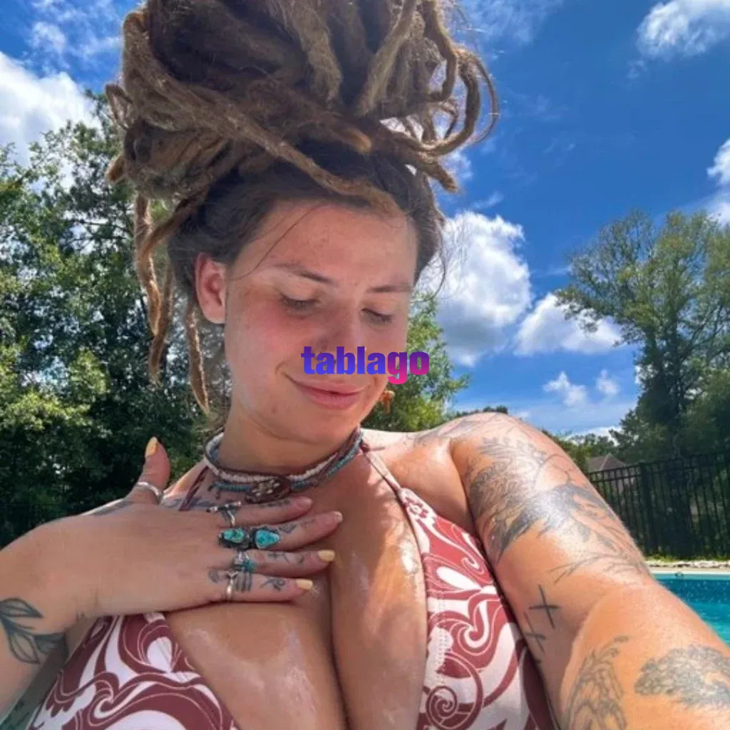Eu sou uma mulher simples e sexy