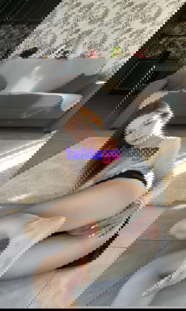 Rapariga muito sexy disponível para plano de sexo pago