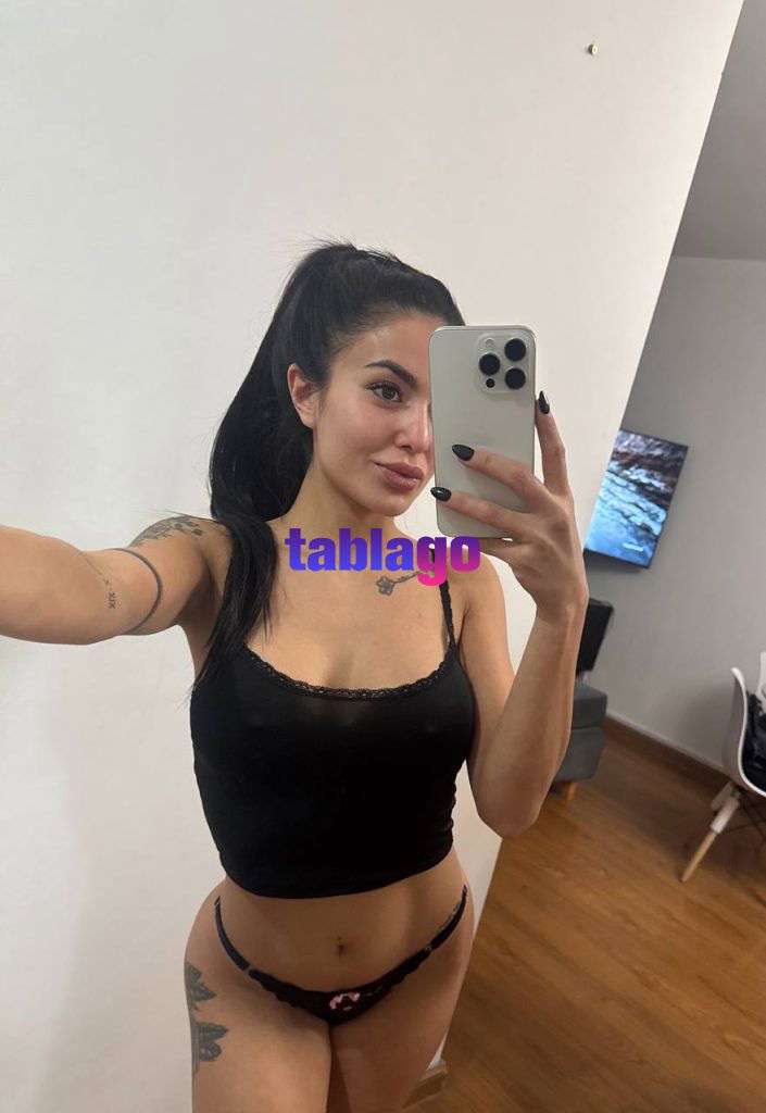 Escorte disponible pour les massage et le sexe payant