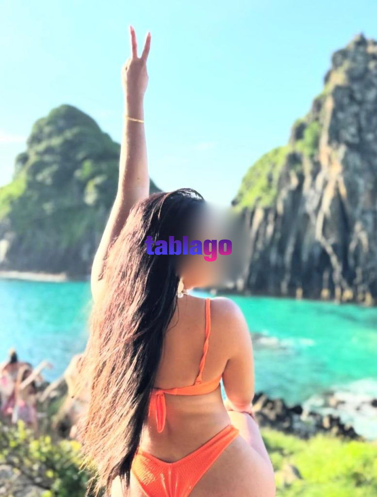 Debora morena envolvente sedutora peito xl vem conhecer . Massamá