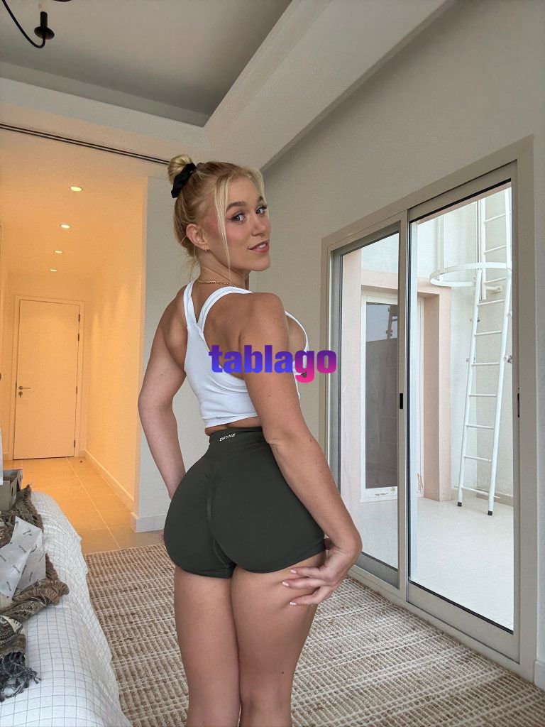 disponibil pentru un moment discret