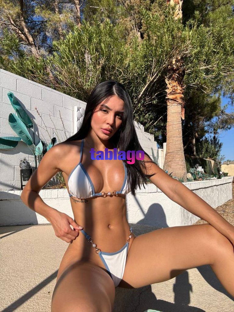 Garota de acompanhante independente disponível para sua satisfação sexual e massagem paga