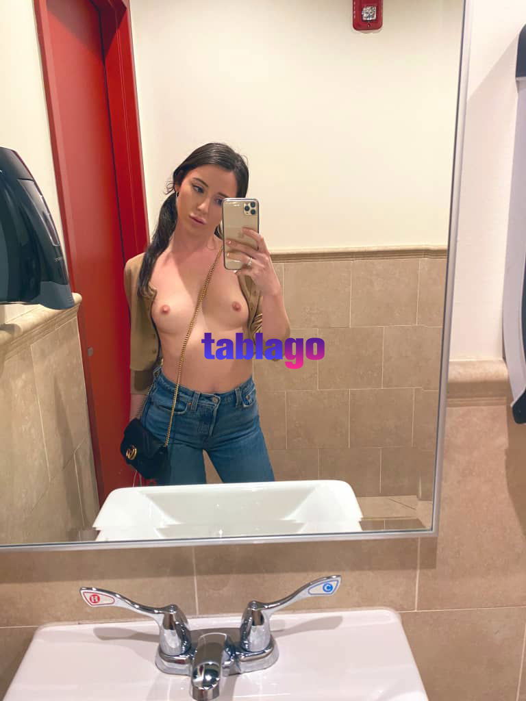Estou disponível para encontros sexuais quentes e pagos.