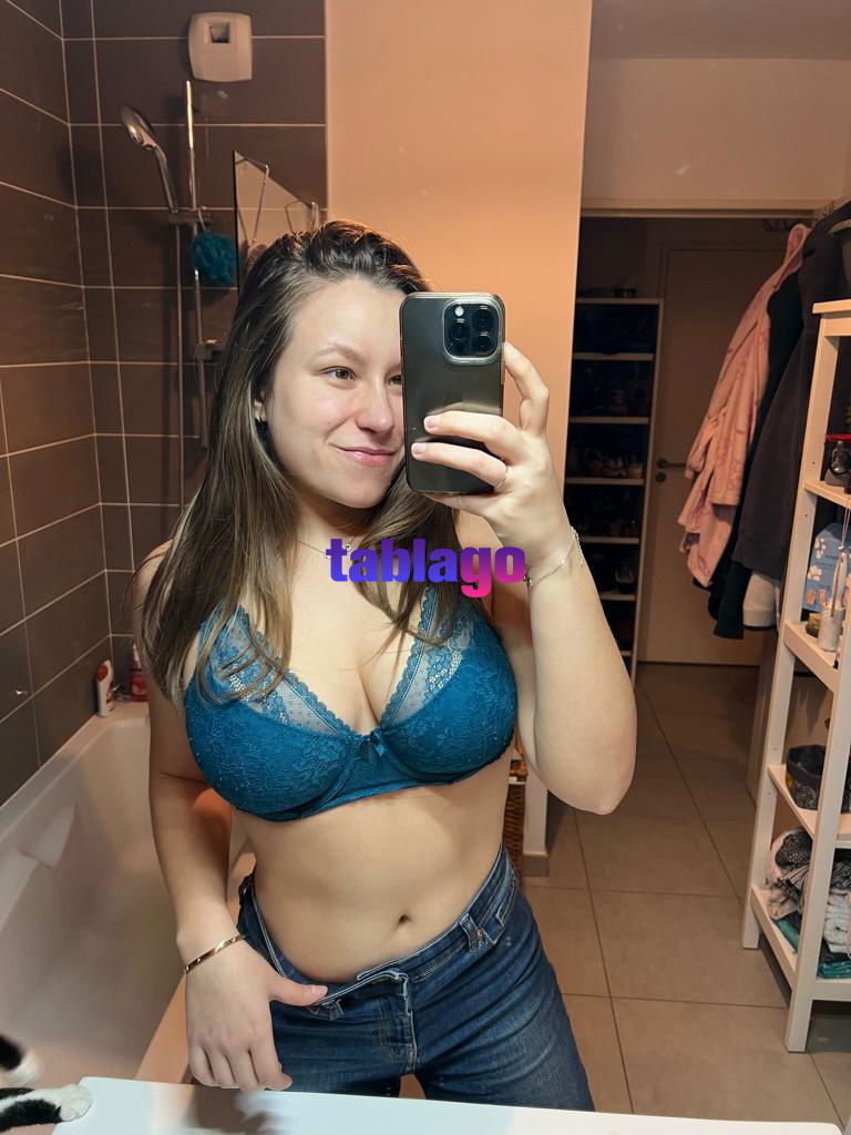 Uma ninfomaníaca gostosa que adora sexo anal