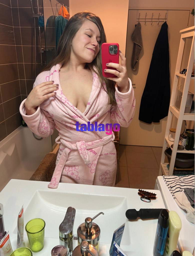 Uma ninfomaníaca gostosa que adora sexo anal