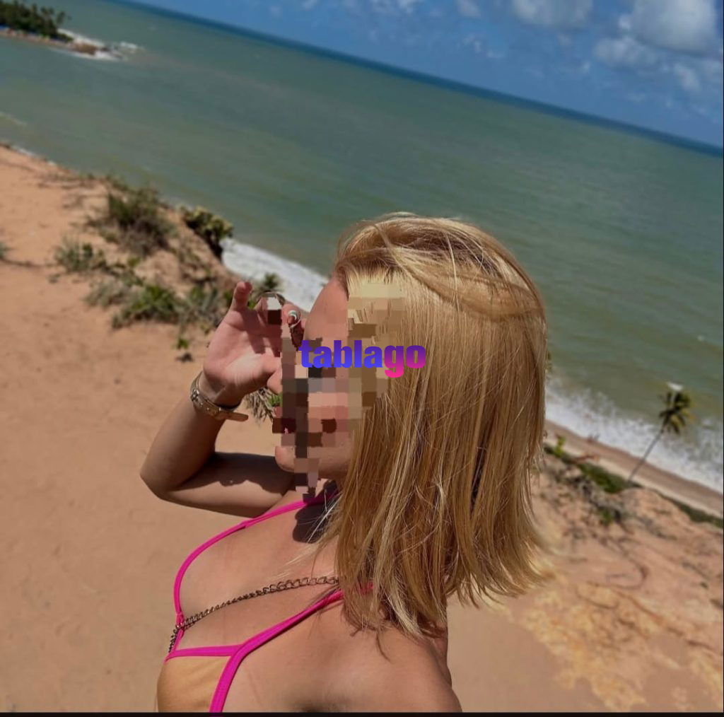 Bebel loirinha linda envolvente sedutora recem chegada . Amora . Seixal