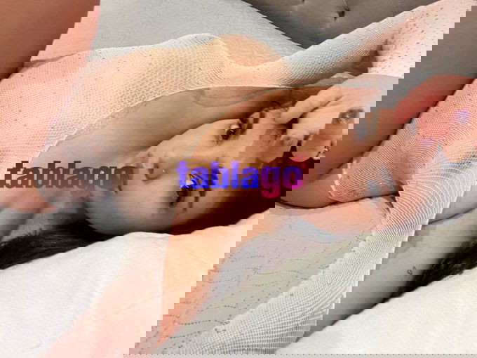 Estou disponível para satisfazer todos os seus desejos