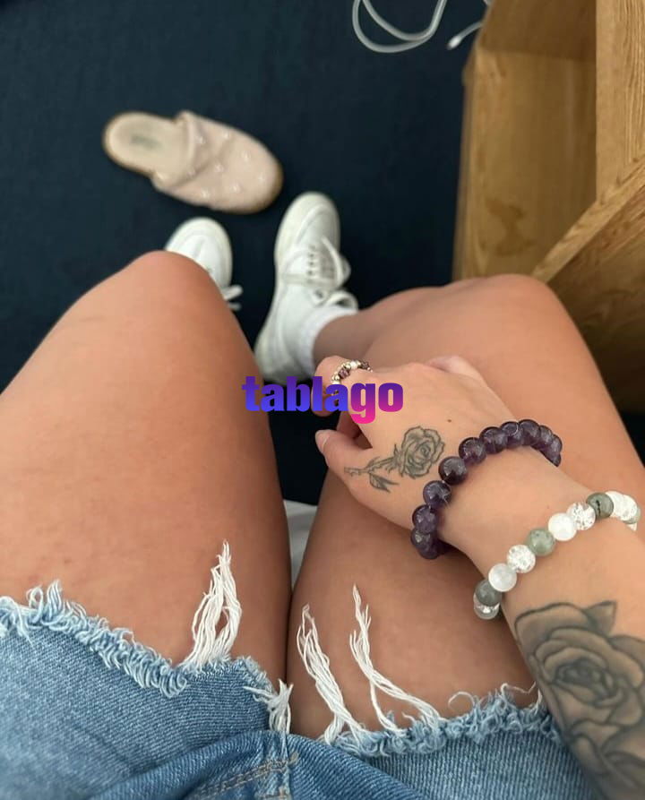 Estou disponível para sua satisfação e necessidades sexuais