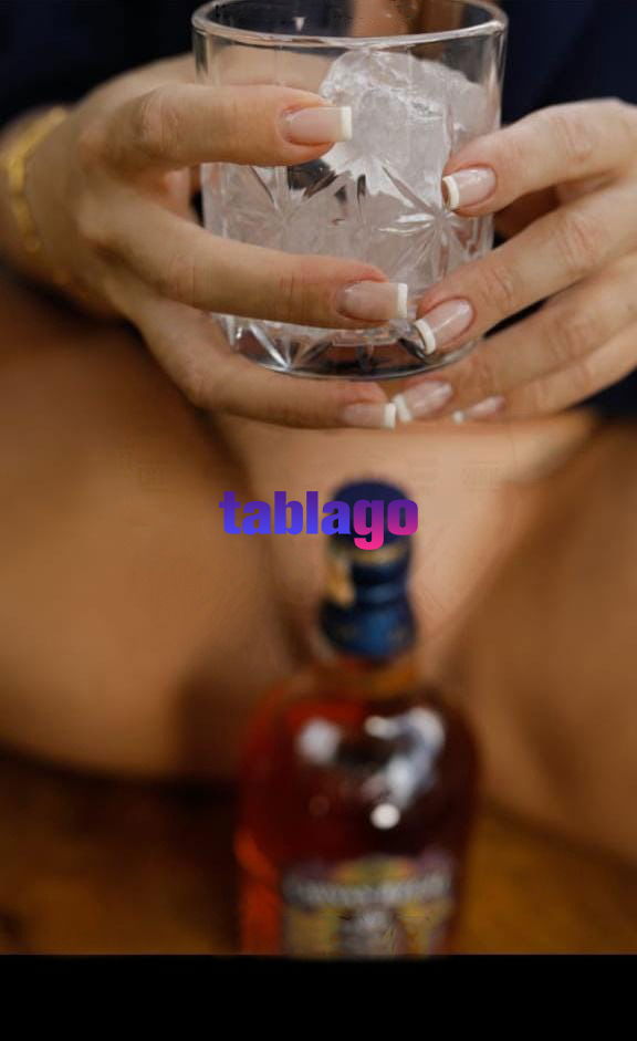 Mel Prado loirinha envolvente sedutora vem conhecer me