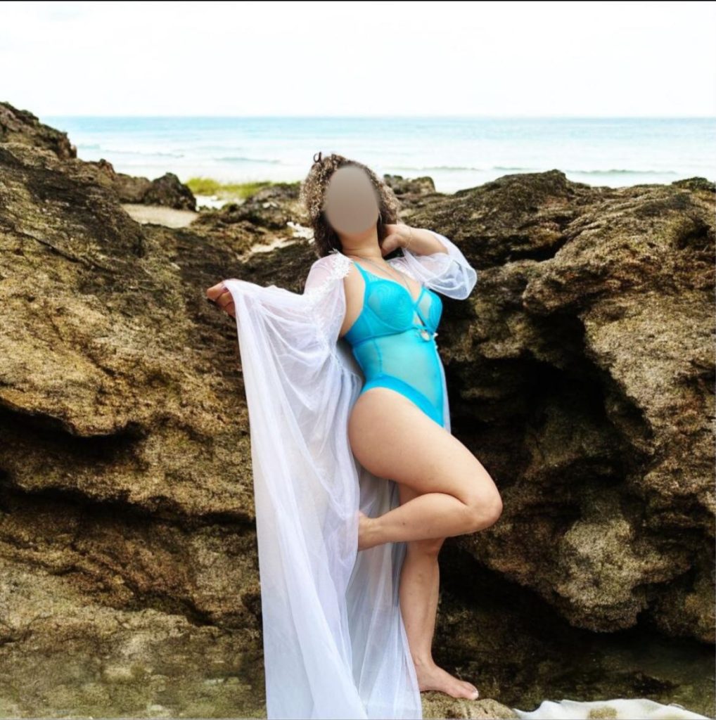 Roberta sedutora envolvente atrevida educada fotos sem enganos . Santa Iria da Azoia