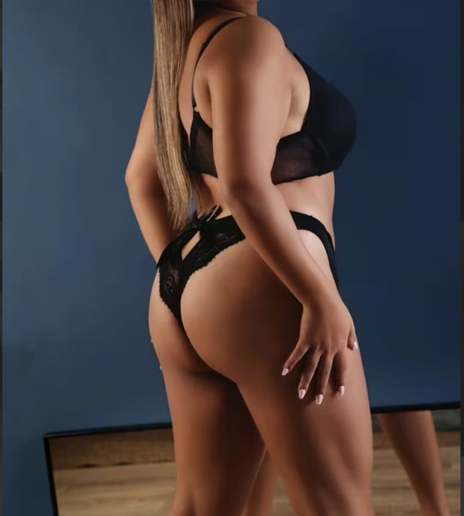 Laís loirinha olhos verdes linda sedutora pura tentaçao . Massamá