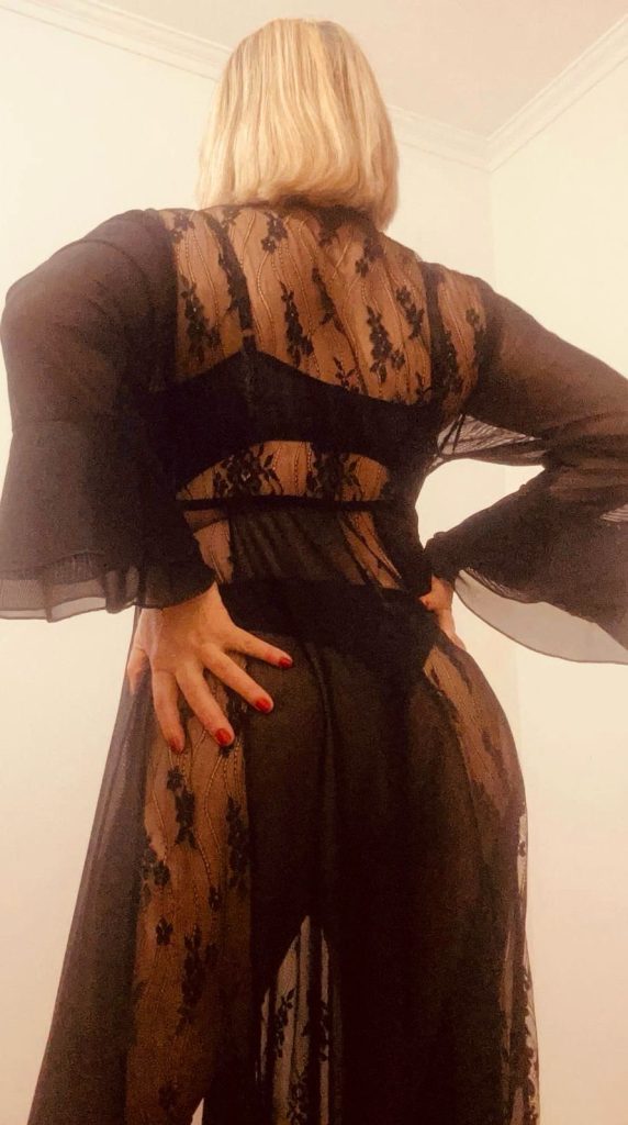 Cheirosa e Bem Disposta Pronta para o Seu Momento de Conexão . Torres Vedras