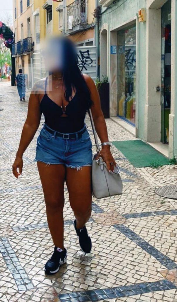 Debora lindissima envolvente morena gira elegante meiga . Massamá